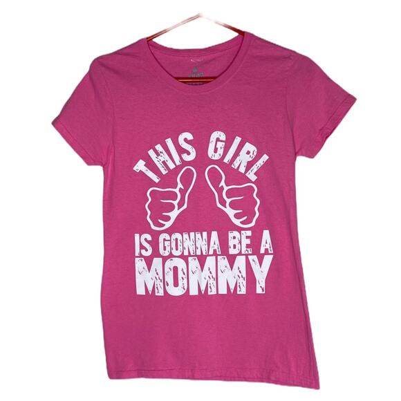 “This Girl is Going to Be a Mommy” T-Shirt - Picture 1 of 4